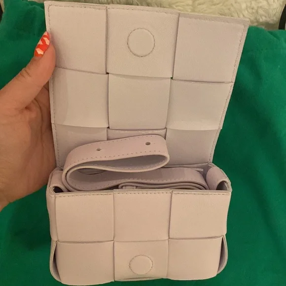 Bottega Veneta Mini Intreccio crossbody bag in color “Mirth Washed” - Picture 5 of 6